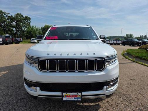 Bright White Clearcoat 2023 Jeep Wagoneer Series III