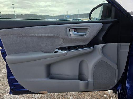 2016 Toyota Camry XSE