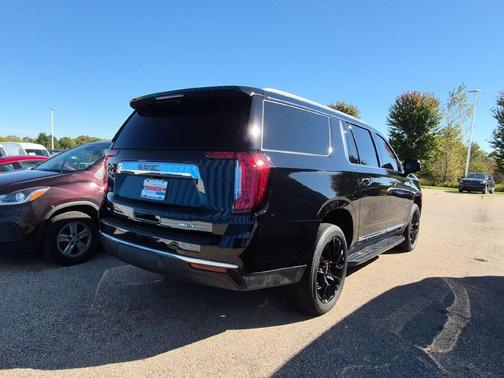Onyx Black 2023 GMC Yukon XL SLT