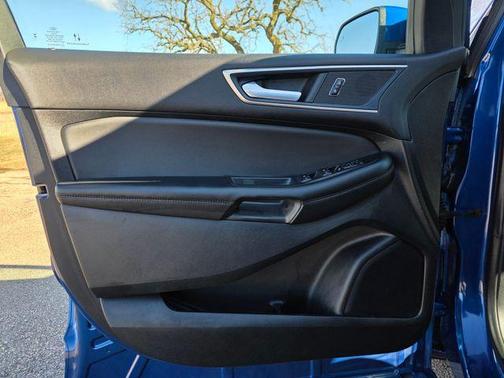 Atlas Blue Metallic 2024 Ford Edge SEL