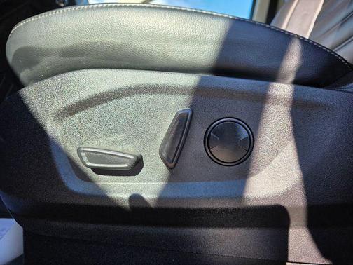 Blue Metallic 2024 Ford Edge SEL