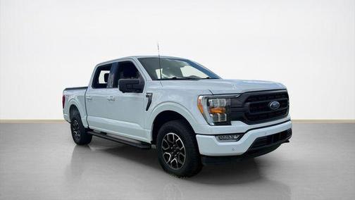 Oxford White 2023 Ford F-150 XLT