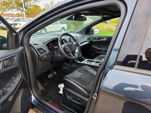 2022 Ford Edge ST