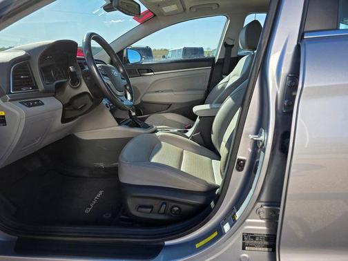 2017 Hyundai ELANTRA Limited