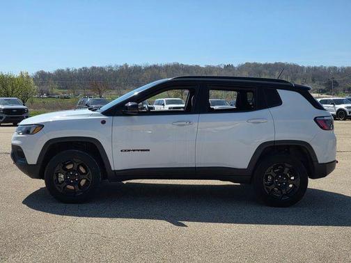 Bright White Clearcoat 2023 Jeep Compass Trailhawk