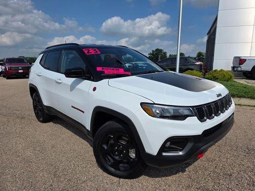 Bright White Clearcoat 2023 Jeep Compass Trailhawk