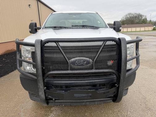 Oxford White 2019 Ford F-350 XLT