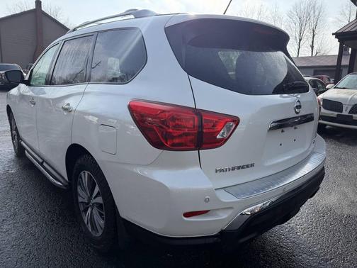 2018 Nissan Pathfinder SL
