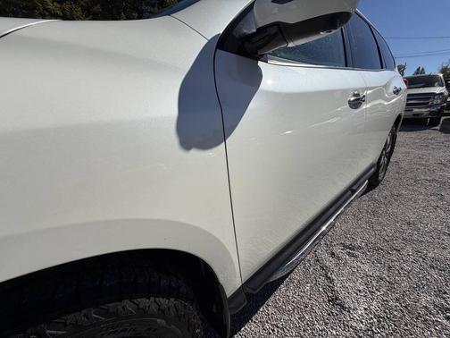 2018 Nissan Pathfinder SL