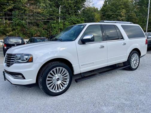 2015 Lincoln Navigator Base