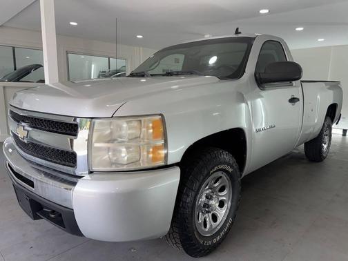 Sheer Silver Metallic 2010 Chevrolet Silverado 1500 LT