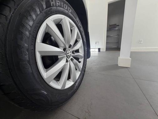 Brown 2011 Volkswagen Tiguan SEL