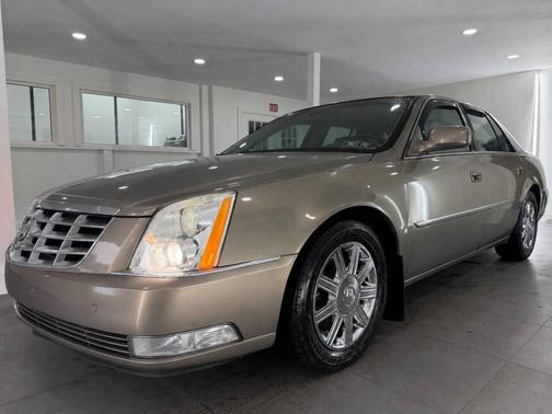 Brown 2006 Cadillac DTS Luxury
