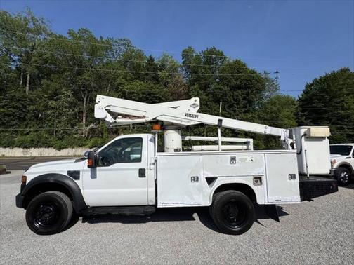 2008 Ford F-450 4X2 2dr Regular Cab 140.8 200.8 in. WB