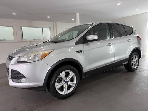 Ingot Silver Metallic 2013 Ford Escape SE