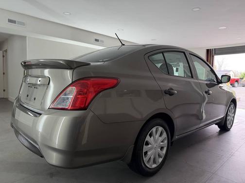 Gun Metallic 2017 Nissan Versa 1.6 S+