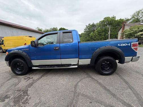 Blue 2010 Ford F-150 XLT SuperCab