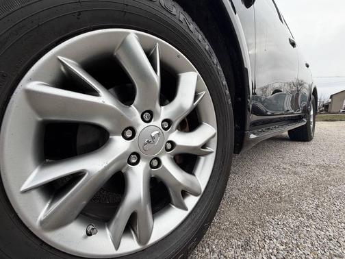 2011 INFINITI QX56 Base
