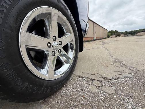Deep Water Blue Pearlcoat 2011 Dodge Ram 1500 SLT