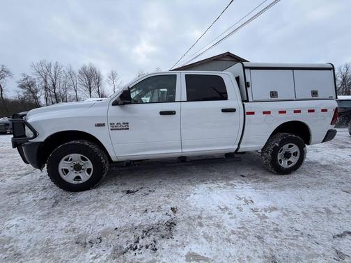 2018 RAM 2500 Tradesman Crew Cab 4x4 6'4' Box