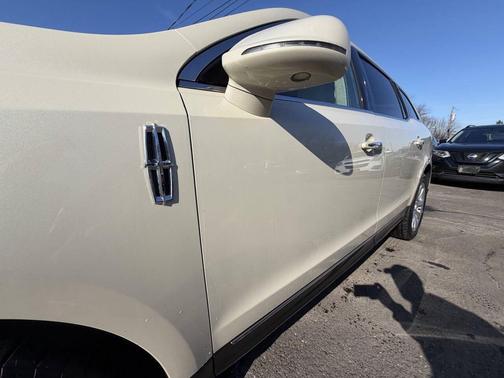 2016 Lincoln MKT EcoBoost