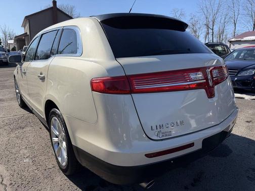 2016 Lincoln MKT EcoBoost