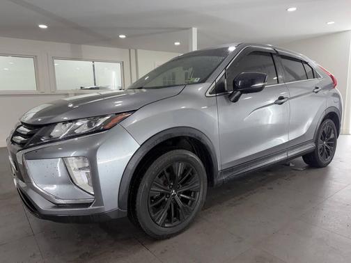 Mercury Gray Metallic 2018 Mitsubishi Eclipse Cross LE