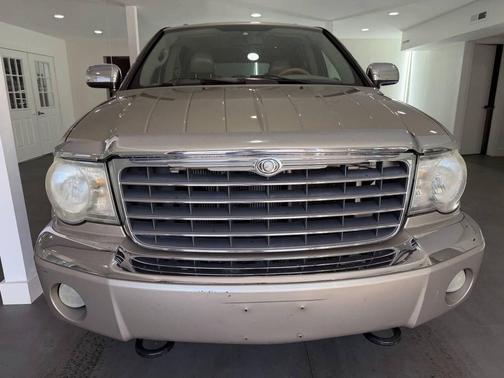 Light Sandstone Metallic Clearcoat 2008 Chrysler Aspen Limited