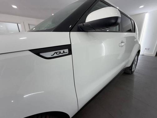 White 2019 Kia Soul +
