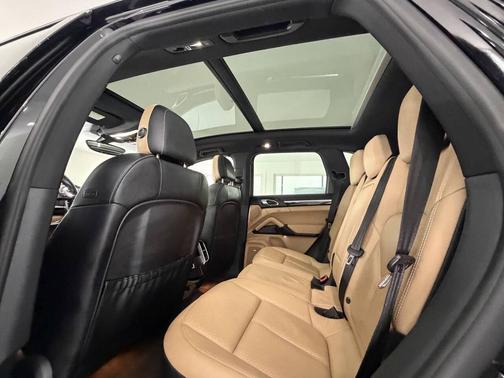 Black 2014 Porsche Cayenne Platinum Edition