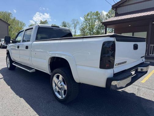 Summit White 2005 Chevrolet Silverado 2500 LT H/D Crew Cab