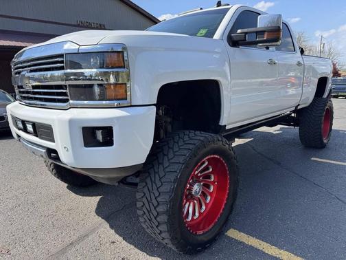 Summit White 2017 Chevrolet Silverado 2500 High Country