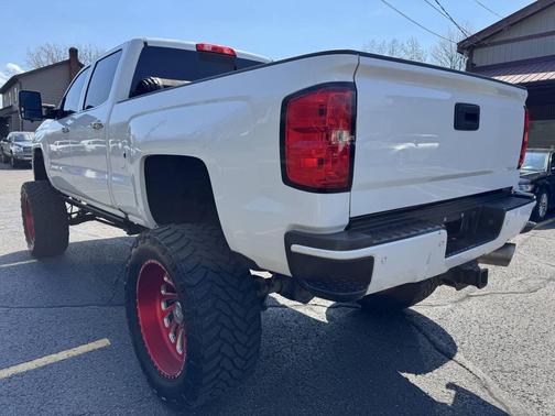 Summit White 2017 Chevrolet Silverado 2500 High Country
