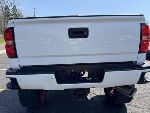 Summit White 2017 Chevrolet Silverado 2500 High Country