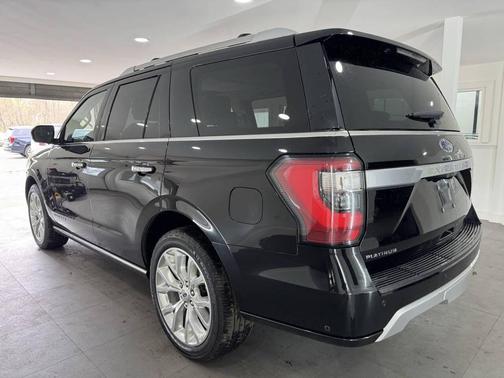 Agate Black Metallic 2019 Ford Expedition Platinum