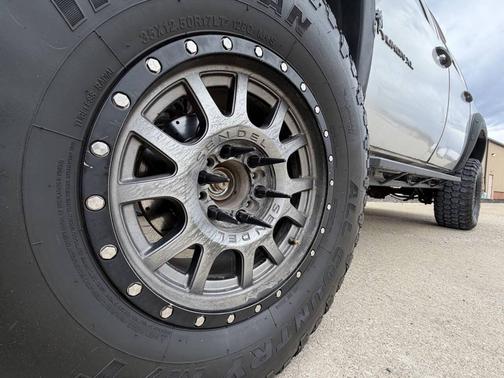 2011 GMC Yukon XL 1500 SLE