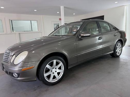 Brown 2008 Mercedes-Benz E-Class 4MATIC