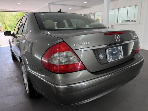 Brown 2008 Mercedes-Benz E-Class 4MATIC