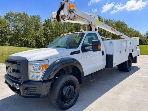 Oxford White 2015 Ford F-450 4X4 2dr Regular Cab 140.8 200.8 in. WB