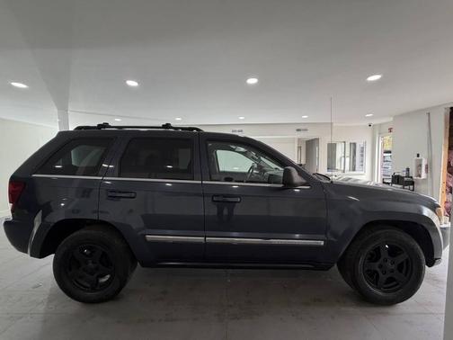 Blue 2006 Jeep Grand Cherokee Limited