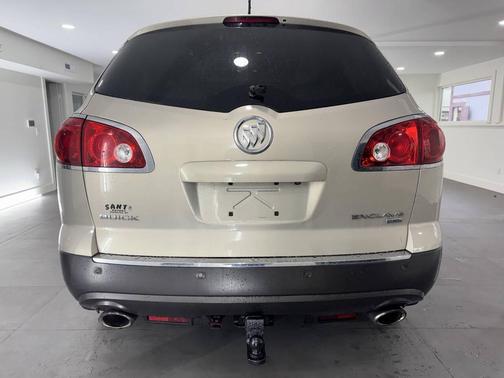 Tan 2011 Buick Enclave 1XL