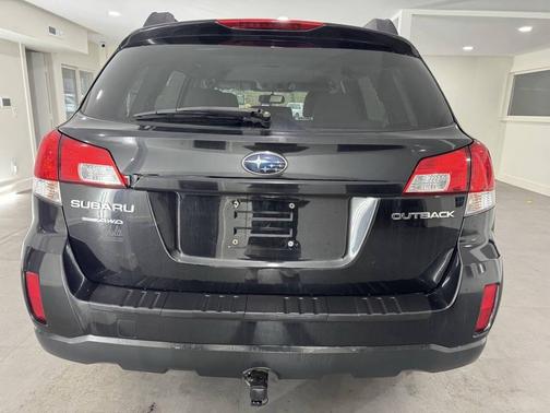 Crystal Black Silica 2011 Subaru Outback 2.5 i Premium