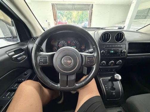 Bright Silver Metallic Clearcoat 2011 Jeep Compass Base