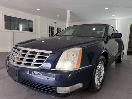 Blue Chip 2007 Cadillac DTS Luxury