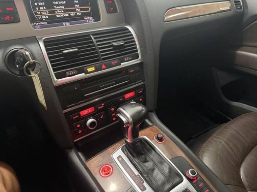 Blue 2015 Audi Q7 3.0T Premium Plus