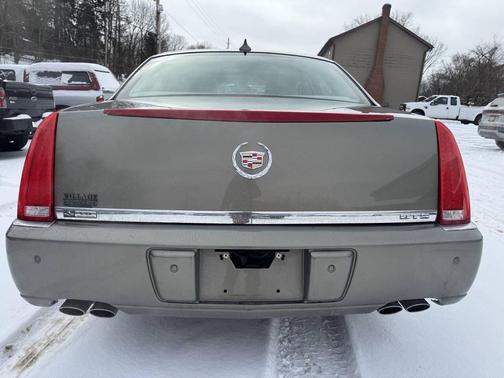 2010 Cadillac DTS Luxury Collection