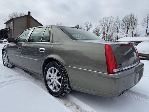 2010 Cadillac DTS Luxury Collection