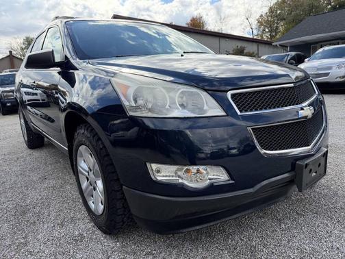 2011 Chevrolet Traverse LS