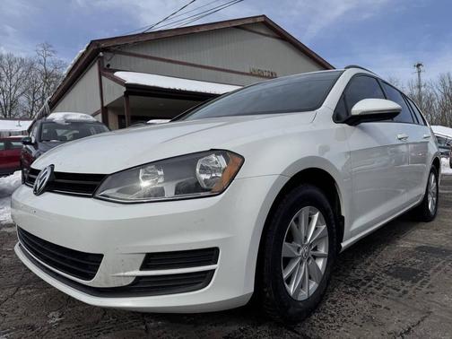 2016 Volkswagen Golf SportWagen TSI S 4-Door