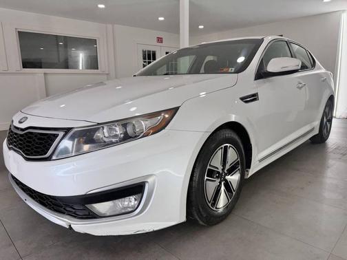 White 2012 Kia Optima LX